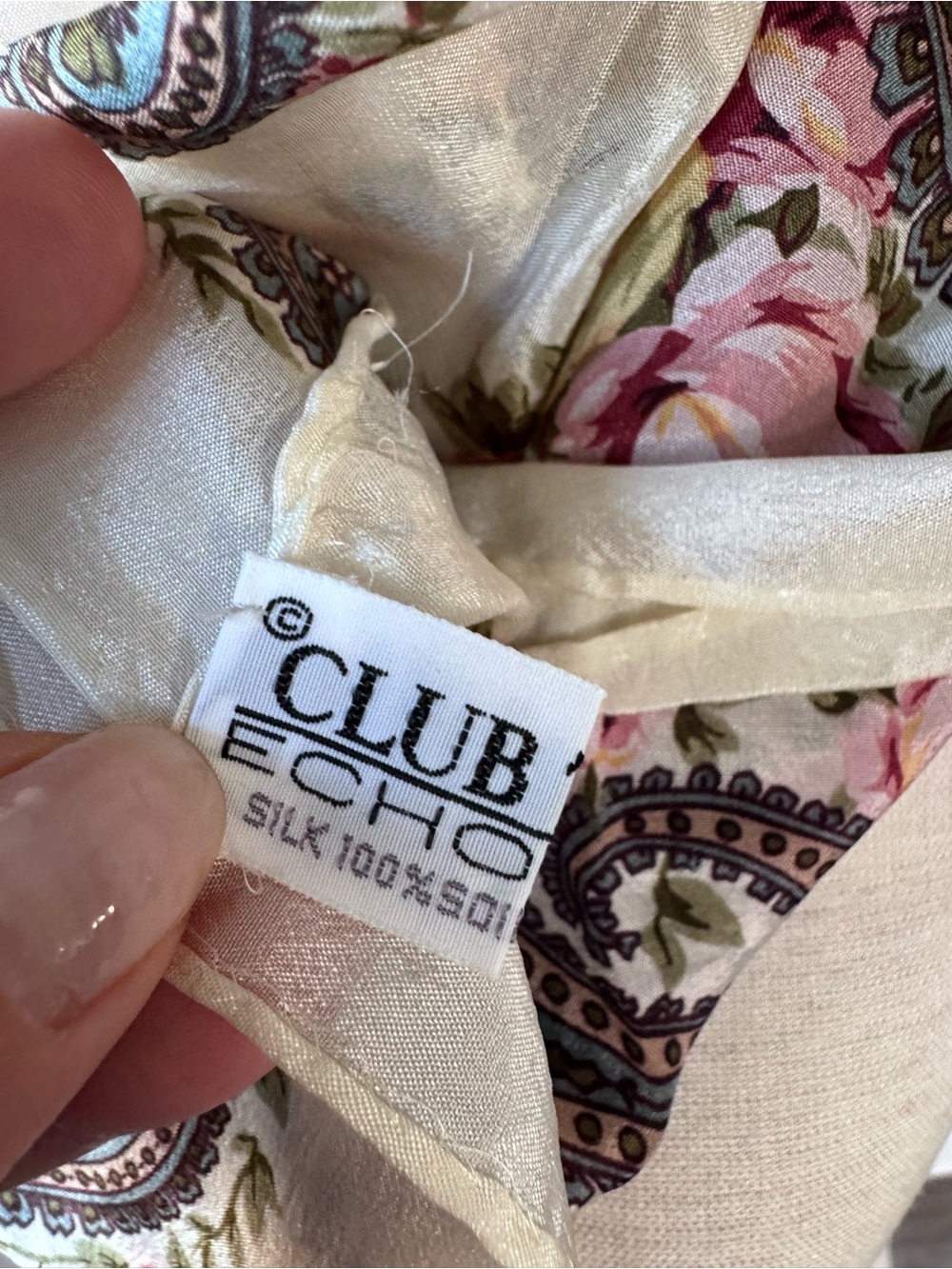 Vintage! Club 7 Echo 100% Silk Floral Paisley Cream Scarf with Pink Rose Accents - Picture 6 of 7